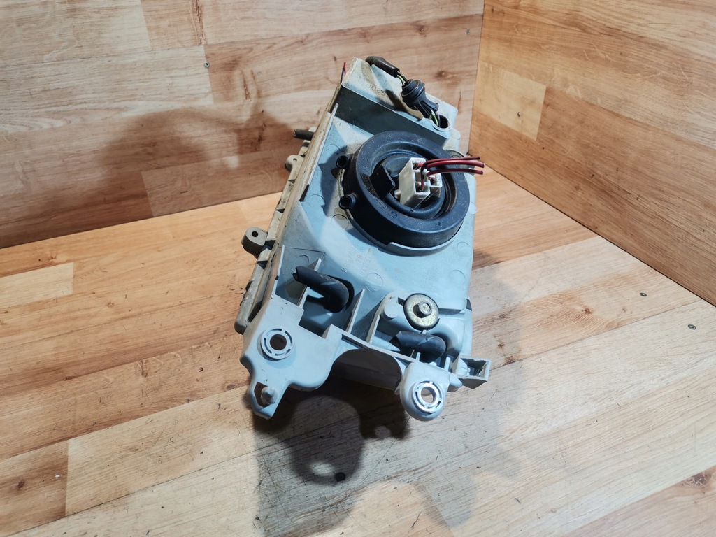 фото №9, Лампа правая передняя перед mazda premacy 1 i 01-06 lift