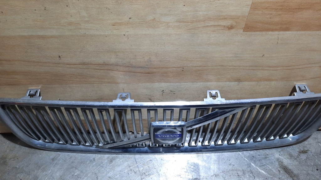 фото №2, Решітка радіатора решітка радіатора передній volvo v70 04-07 lift