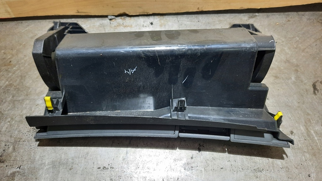 фото №4, Бардачок пассажира toyota corolla e15 11r