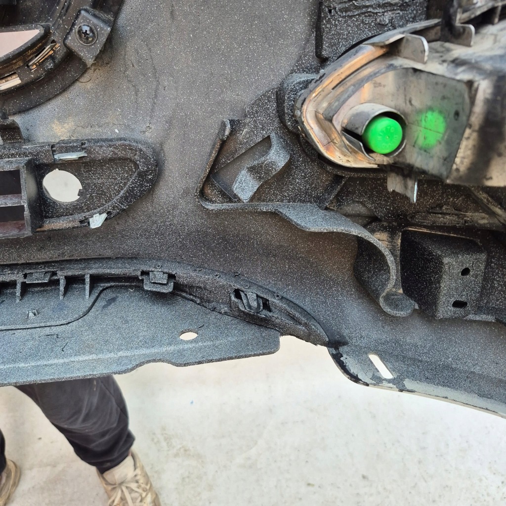 Peugeot 508 10-14 бампер перед передний spr pdc Киев