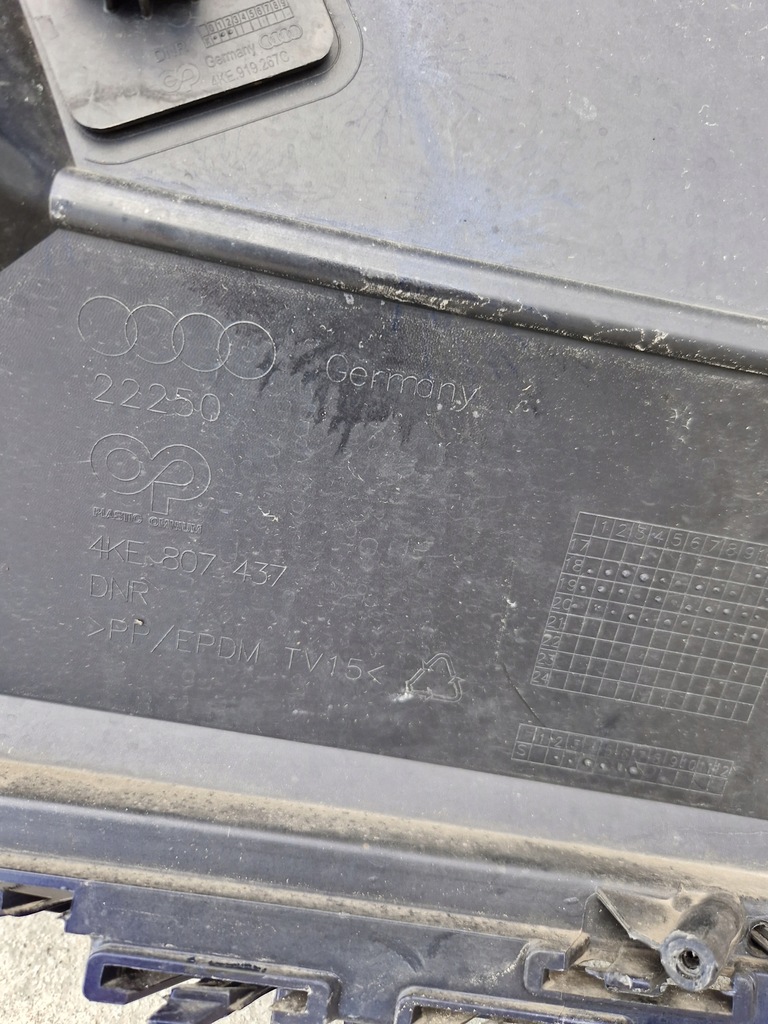 фото №9, Audi e-tron 4ke бампер перед