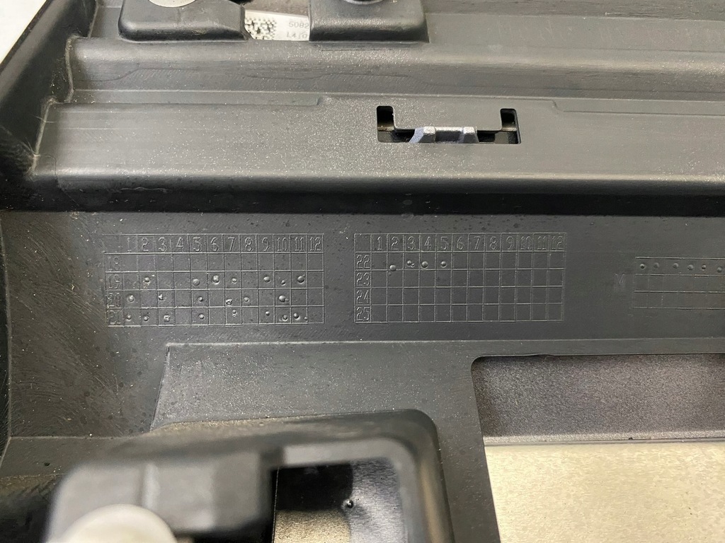 фото №6, Audi q8 e-tron 4ke левая молдинг дверь перед нижняя защита 18-