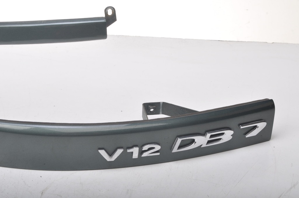 фото №5, Aston martin db7 уголок лампы бампера левый задняя