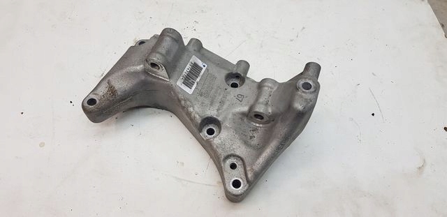 фото №1, Volvo s90 v90 кронштейн кронштейн генератора 31430704