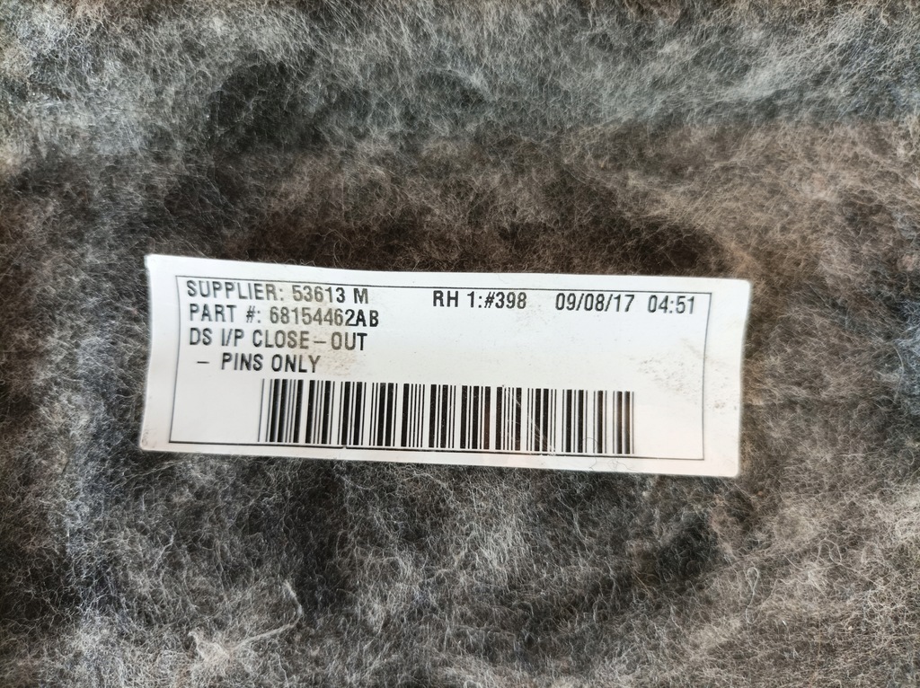 фото №16, Dodge ram 09- обшивка бардачка пасажира usa