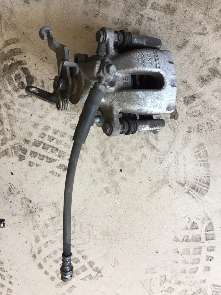 фото №4, Skoda octavia iii kombi супорт задня задній trw