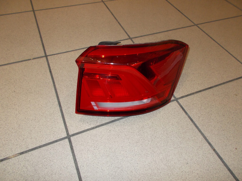 фото №1, Лампа задняя vw t-roc cabrio правая 2gc945096