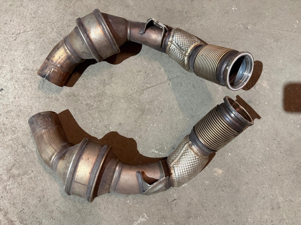 Каталізатор bmw s63 m5 f90 m8 f91 f92 f93 x5m f95 x6m f96 18-23r 8053526 Зі Шроту