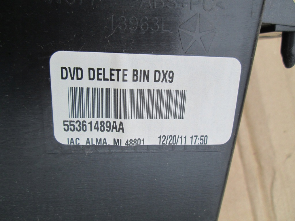 фото №15, Chrysler town country 11- бардачок кронштейн na кружки w панель grand caravan