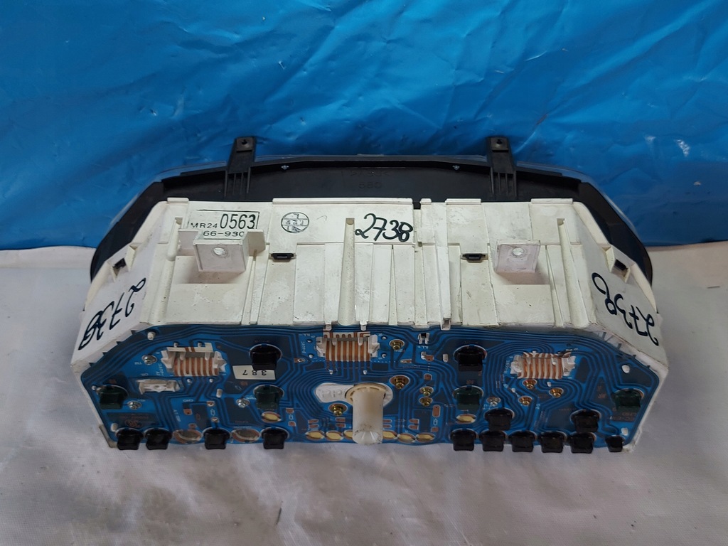 фото №8, Счетчик приборная панель mitsubishi space wagon mr240563