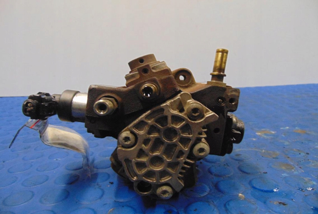 Ford fiesta mk6 насос впрыскная 1.4tdci 0445010102 Доставка