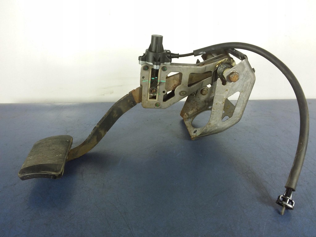 фото №3, Dodge charger 05-10 педаль тормоза основание