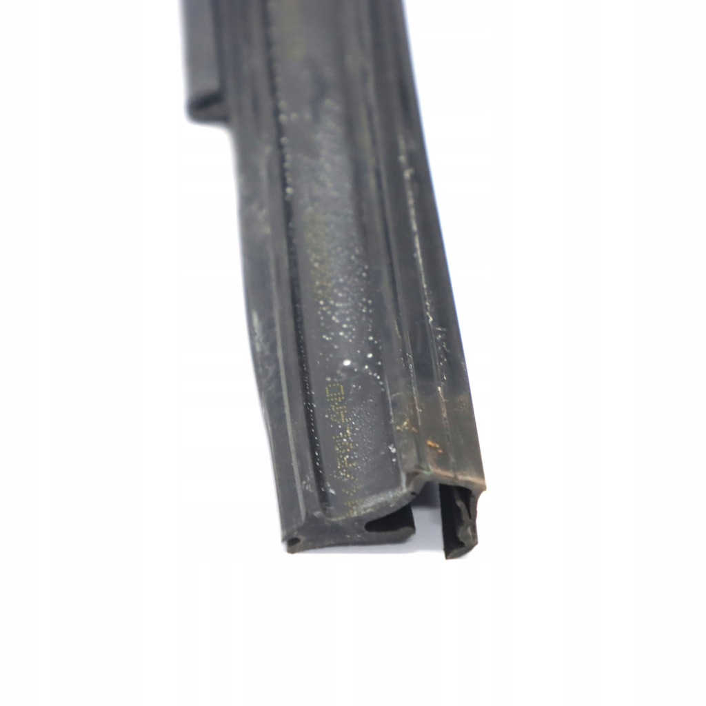 фото №9, Bmw f45 прокладка стекло дверь правый перед 8498410