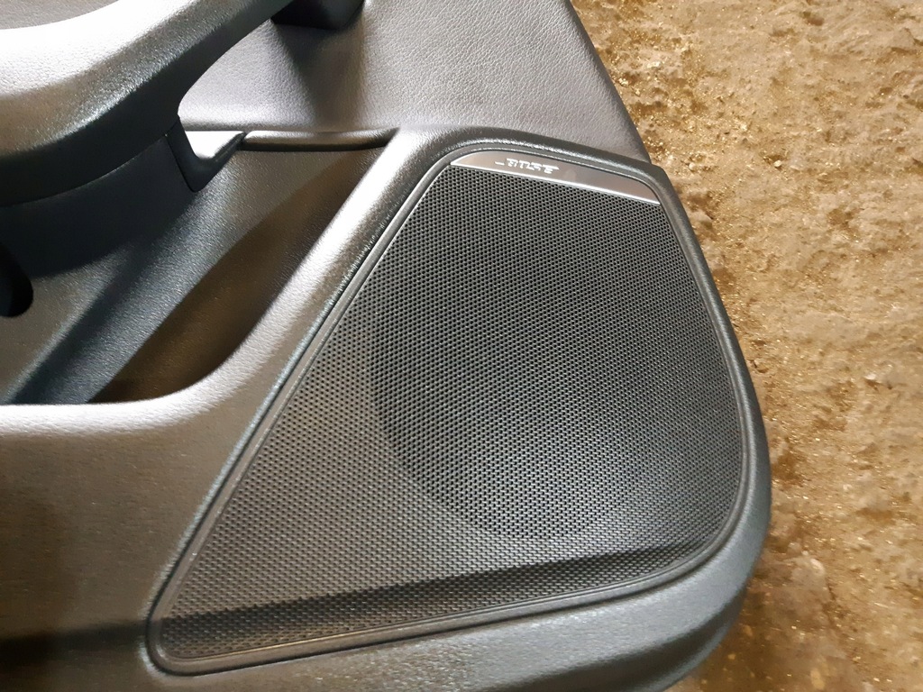 фото №10, Audi a6 c7 sedan обшивка bose дверь обивка левый задняя 4g0867221a