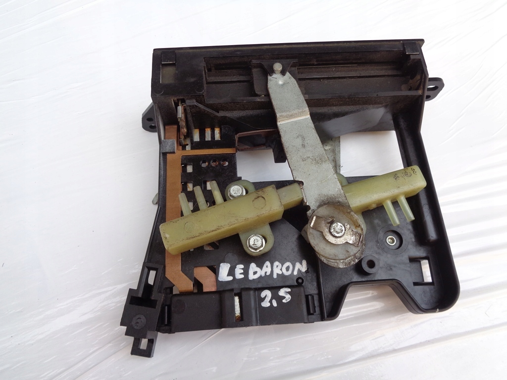 фото №6, Chrysler le baron 2,5 панель управление вентиляция