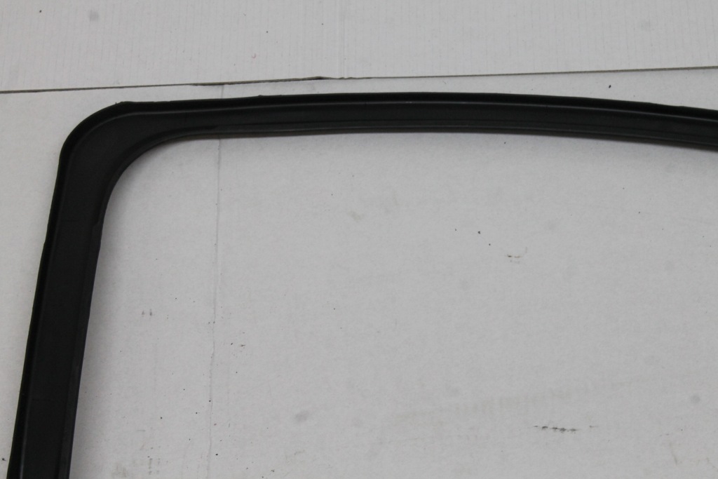 Opel ampera volt 11r- рамка рама молдинг скло двері лівий задня 802579867 Доставка