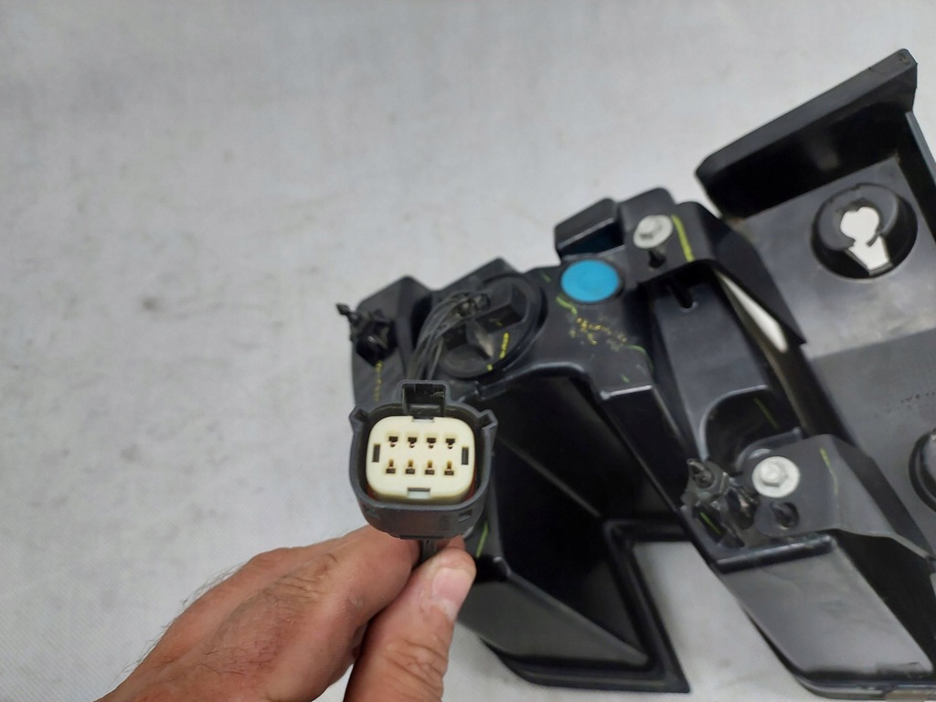 фото №8, Ford mustang mach-e 20+ лампа права задня задня led europa lj8b-13404-af