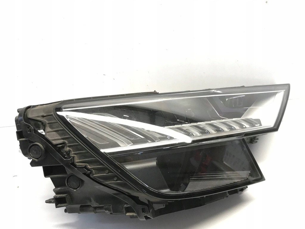 фото №11, Audi q8 2020 правая лампа передняя 4m8941036