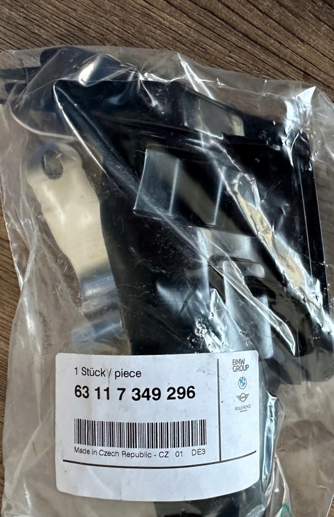 Купити Bmw 5 f10 f11 lift кронштейн фара правий молдинг prowadnicza