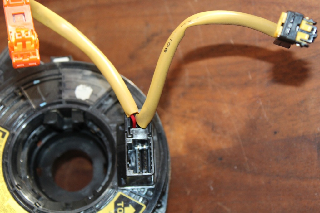 фото №12, Стрічка pod кермо шлейф corolla verso ii