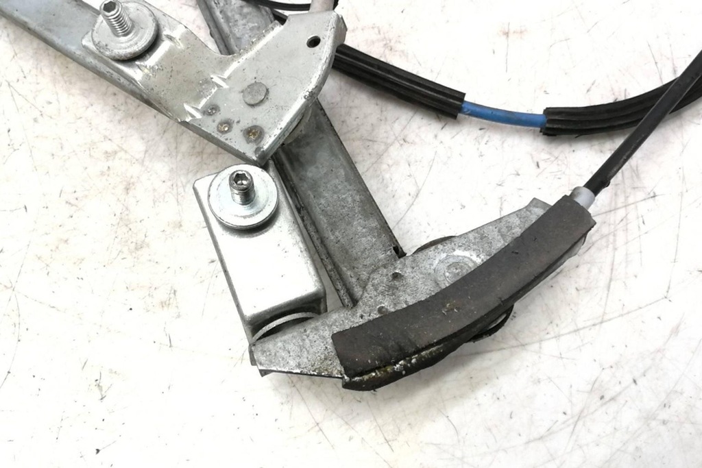 фото №7, Подъемник стекло левых передних дверь alfa romeo gt 937_ 606815930 1.91l