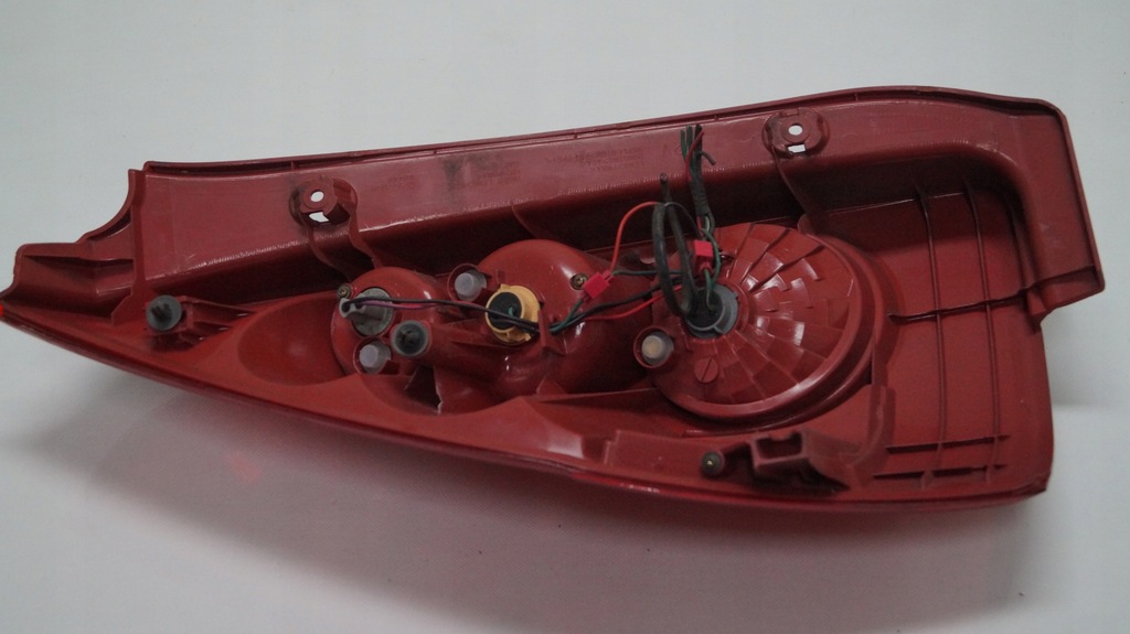 фото №16, Лампа задняя правая mazda 5