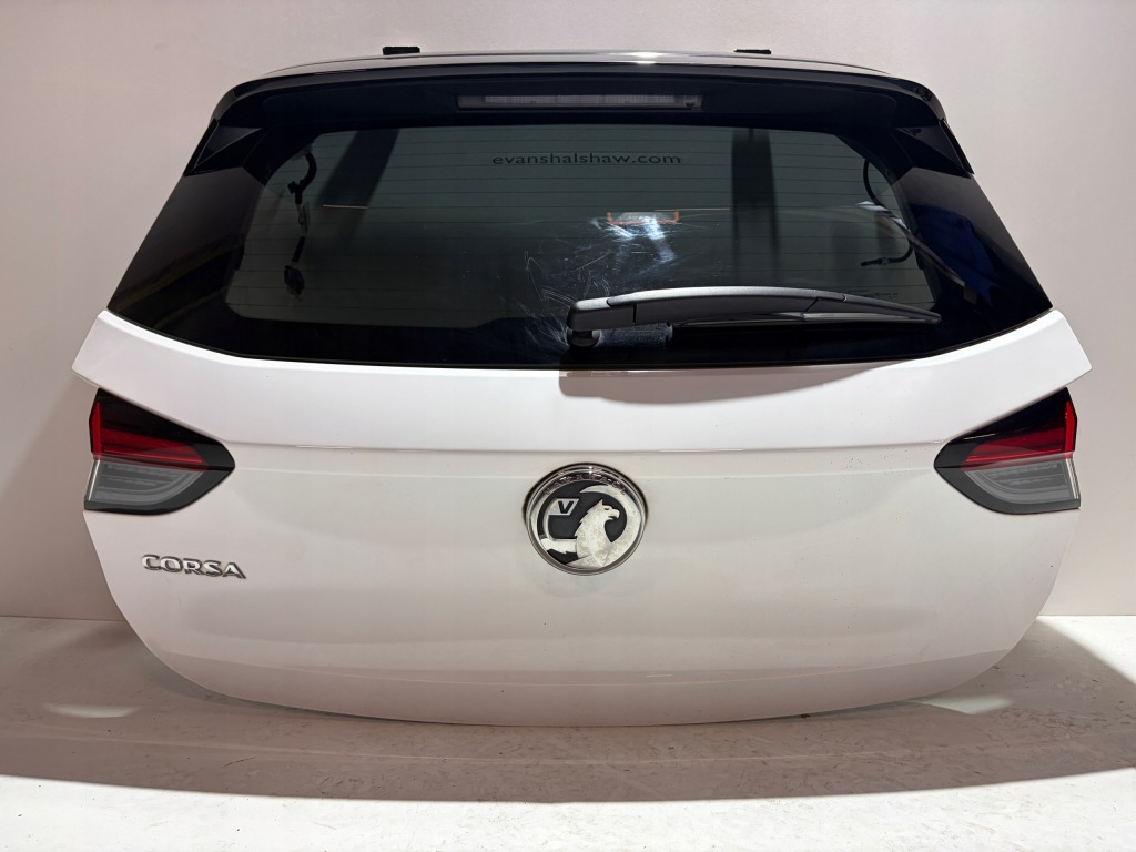 фото №1, Крышка багажника багажника комплектная оригинал kod: ezr opel corsa f 24r