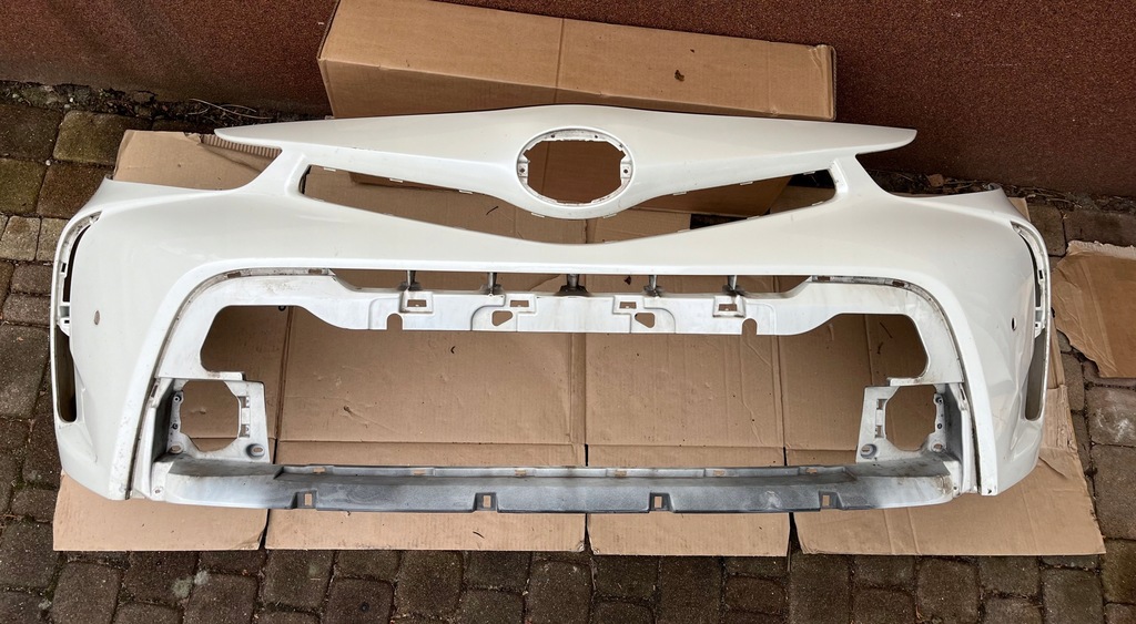 фото №1, Toyota prius + plus бампер перед 5211947949