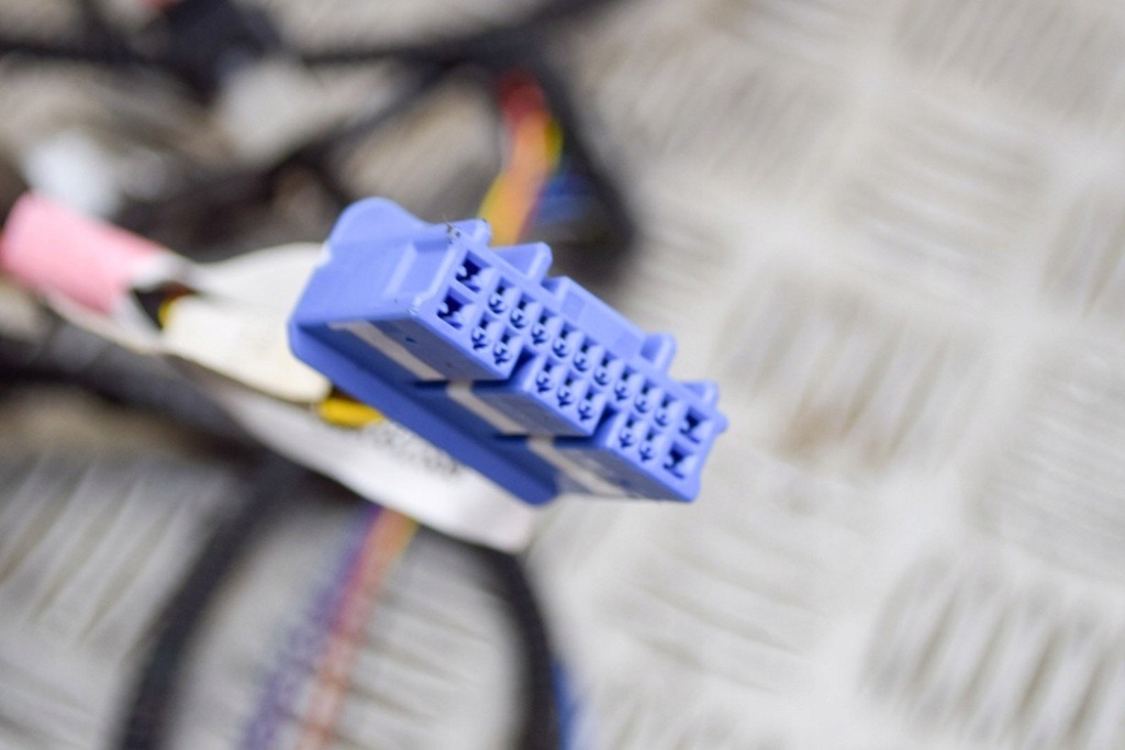 фото №7, Жгут трубопровод датчиков заднего бампера tesla model 3 1067959-00-e 2021