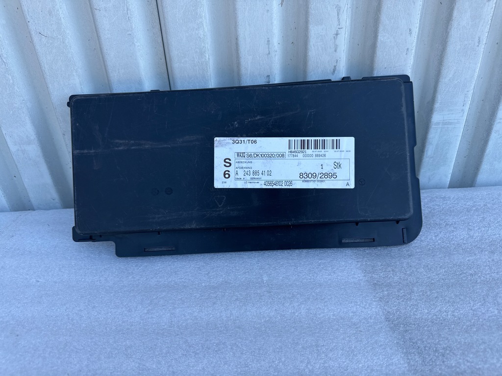 фото №1, Заглушка защита шторка жалюзи elektryczenej a2438854102 mercedes eqb x243