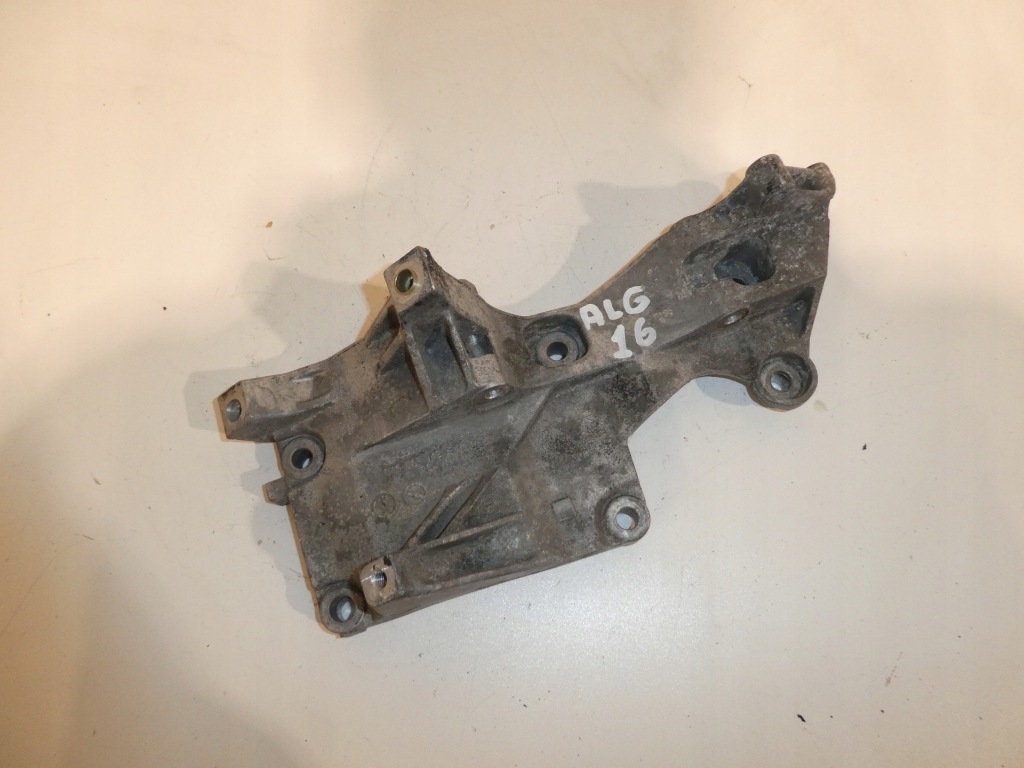 Купить Кронштейн кронштейн кронштейн генератора vw 045903143e