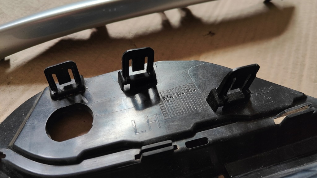 Nissan qashqai решётка левая бампера передний перед левое  62257hv20a с Разборки