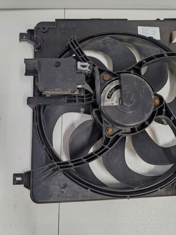 Volvo v40 2 2 1.6 d вентилятор радиатора 31319165 940009301 Киев