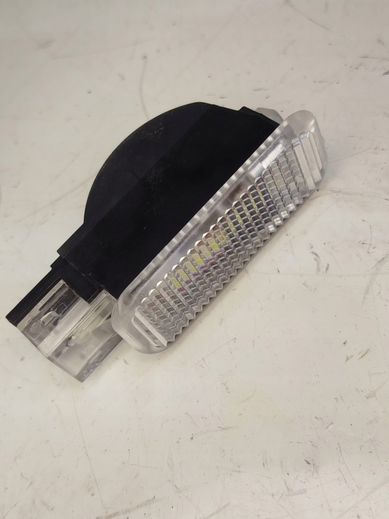 фото №1, Лампа освещение кабины vw golf vii 4b0947415a