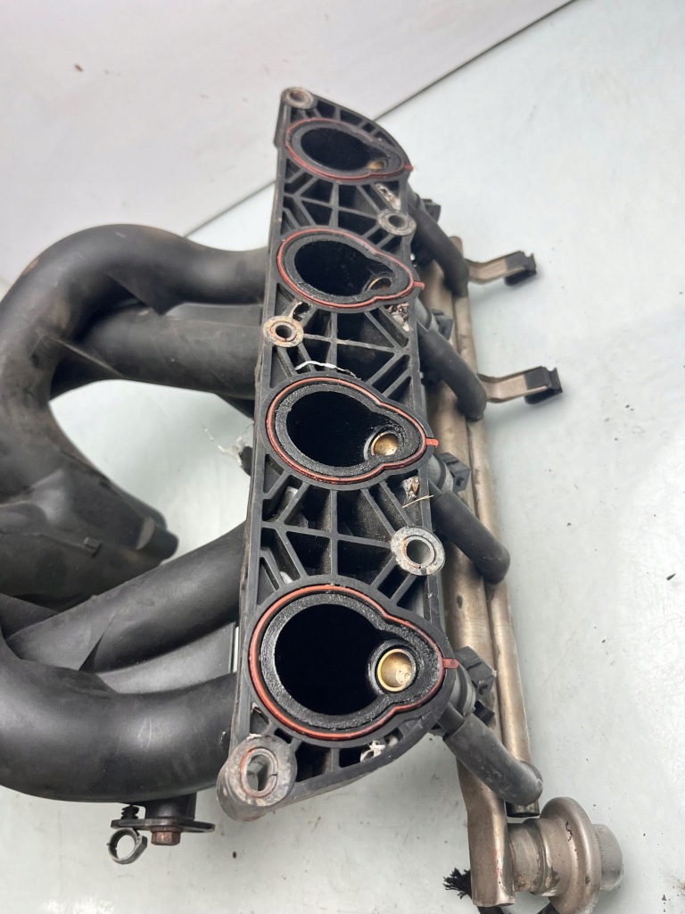Bmw 3 e46 1900cm3 бензин колектор впускний  1161432030 Зі Шроту