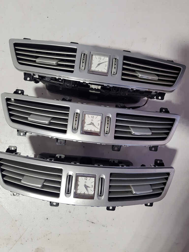 фото №1, Решётка средняя часы mercedes w221