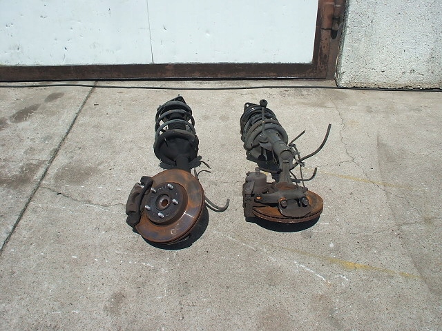 фото №1, Hyundai i30 ceed i амортизатор поворотный кулак амортизационная стойка правый правая