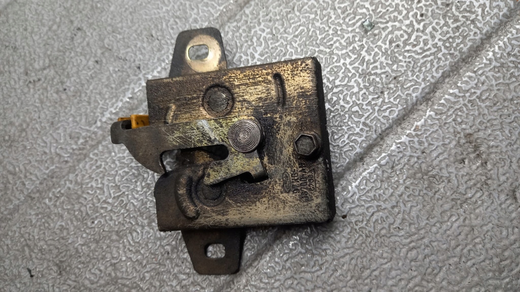 фото №1, Замок крышки ford ka mk1 01r 1.3b