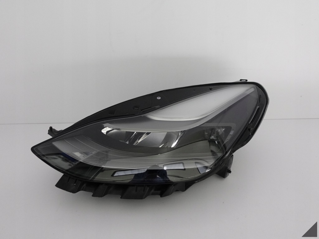 Купити Tesla model 3 y рестайлінг  20- full led фара+ модуль європа