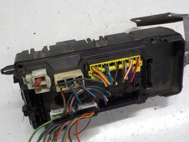 фото №2, Volvo s40 v40 корпус запобіжників