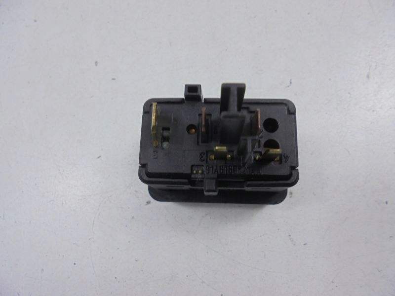 фото №2, Scorpio вимикач обігріву скло задня 91ag18c621aa