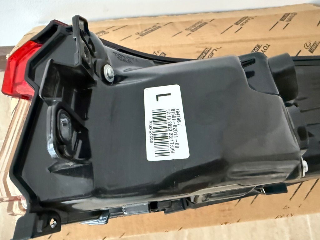 фото №7, Лампа левая задняя toyota corolla e21 sedan 81561-02d11-00