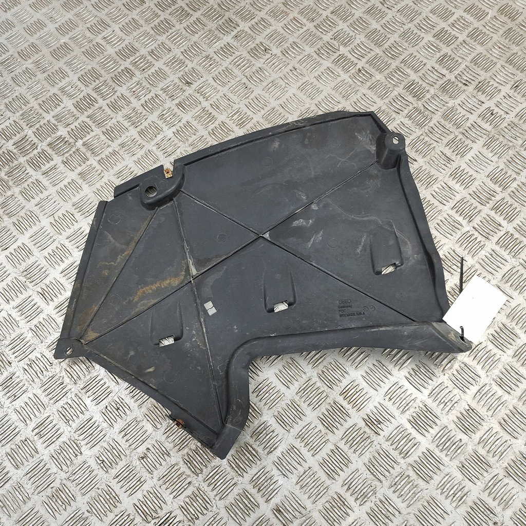 фото №5, Audi a4 allroad b9 2017 задня сторона права мат багажника do кузов pickup