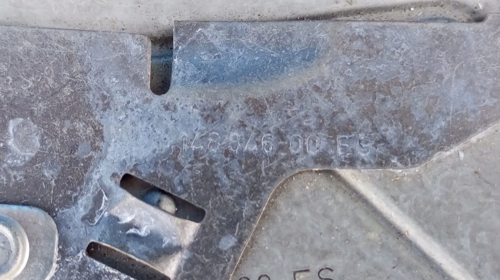 фото №9, 148846 защита кронштейн лампы перед audi a6 c5