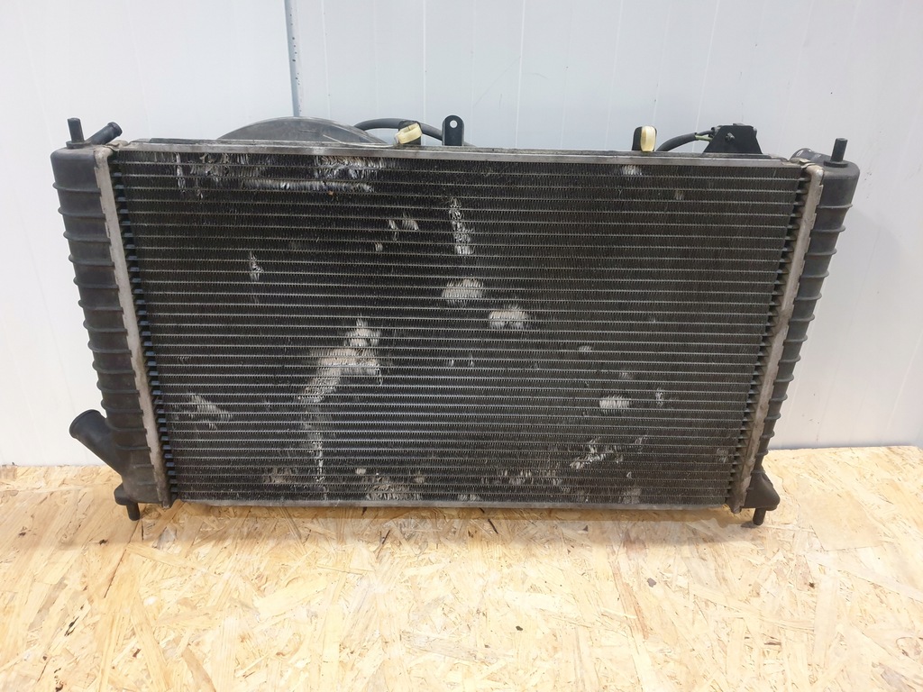 фото №1, Bmw e60 520d 2,0d комплект радиатор вентилятор