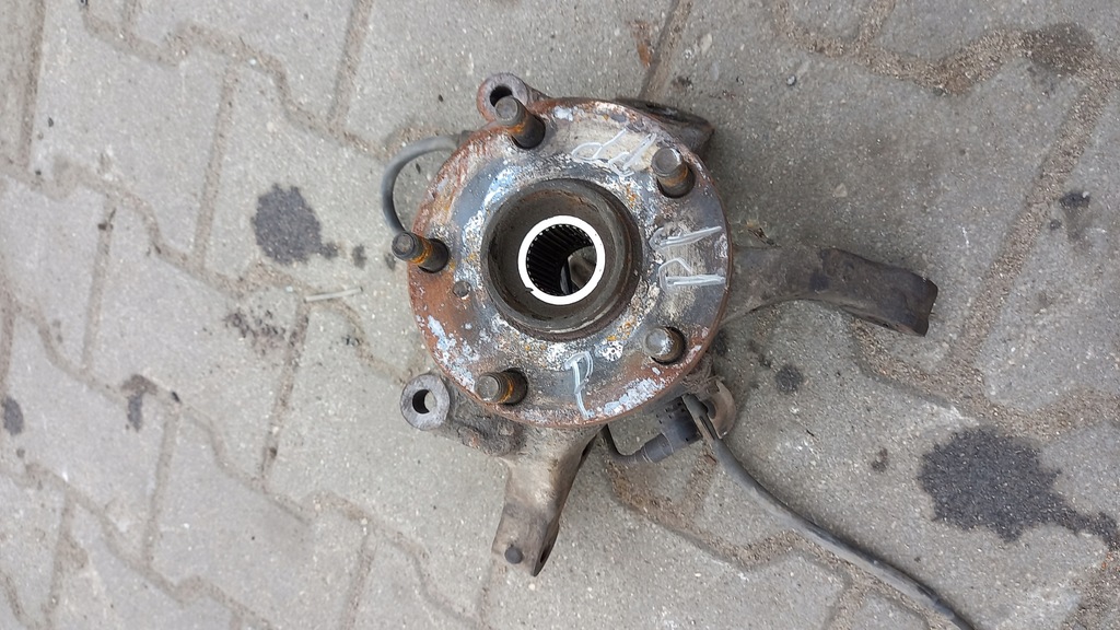 фото №1, Поворотный кулак правая перед toyota previa 01r