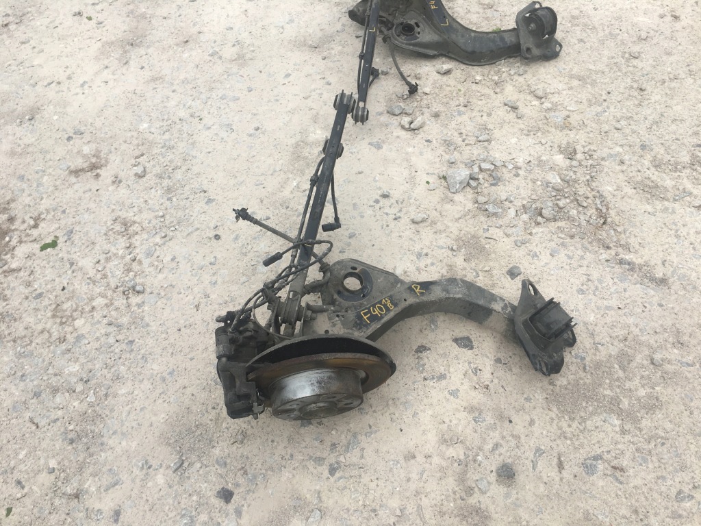 фото №1, Поворотный кулак суппорт задняя bmw 1 f40 1.5 i