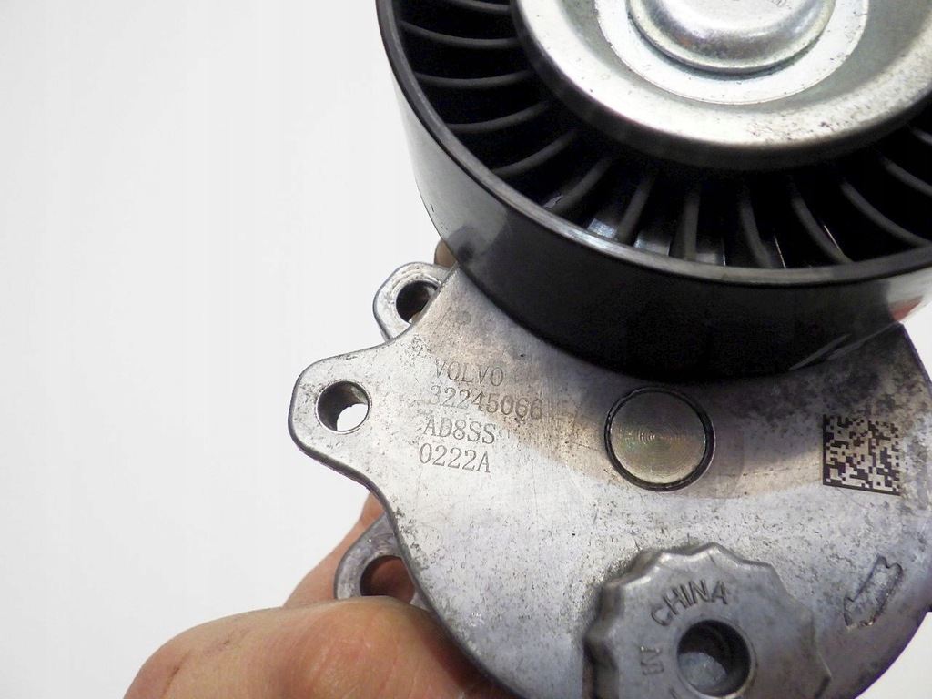 фото №3, Volvo xc40 1.5t 2021 ролик натягувач ремінь 32245066