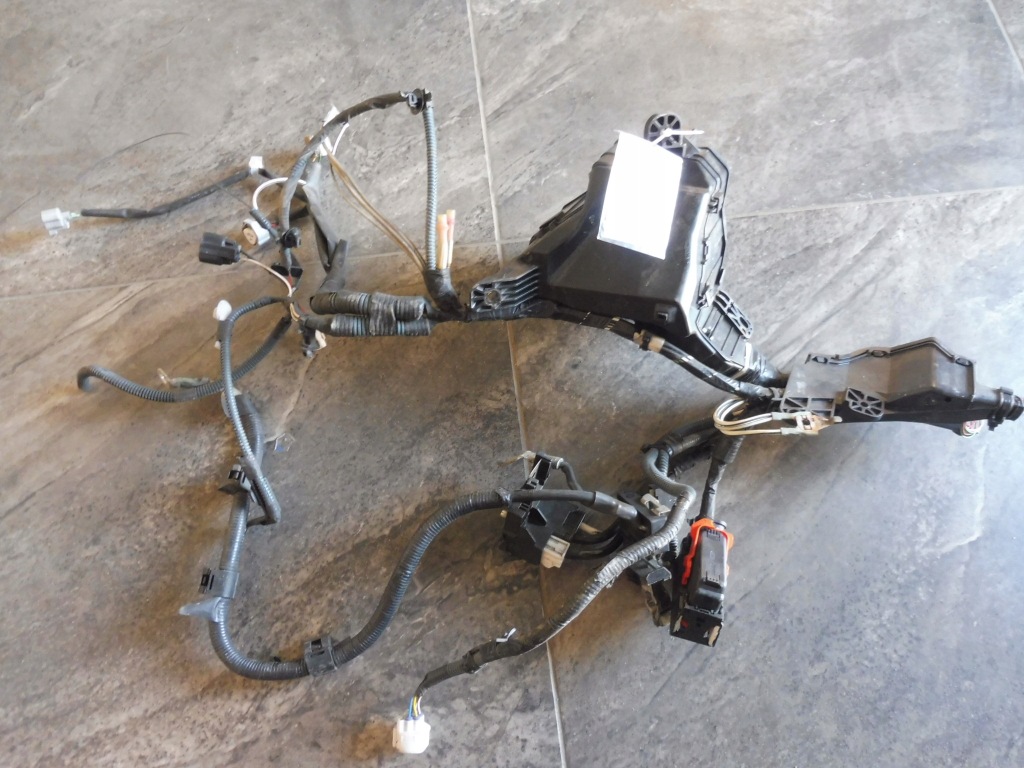 фото №3, Корпус предохранителей toyota yaris iii 1.0