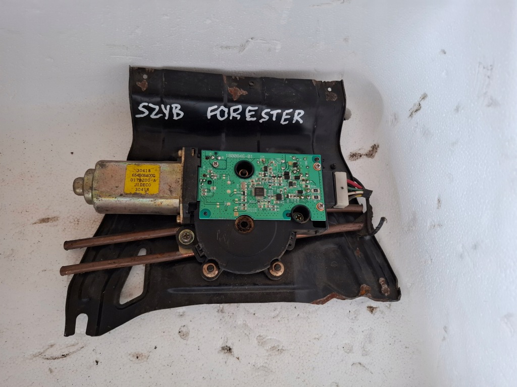 фото №1, Subaru forester ii моторчик люк 65450sa000